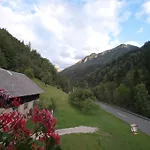Prenocisca Valentina Ostanak kod kuće
