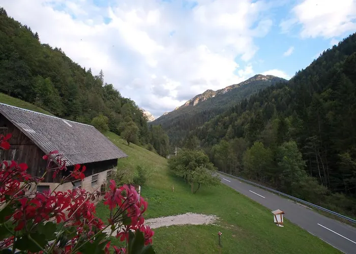 Prenocisca Valentina Ostanak kod kuće
